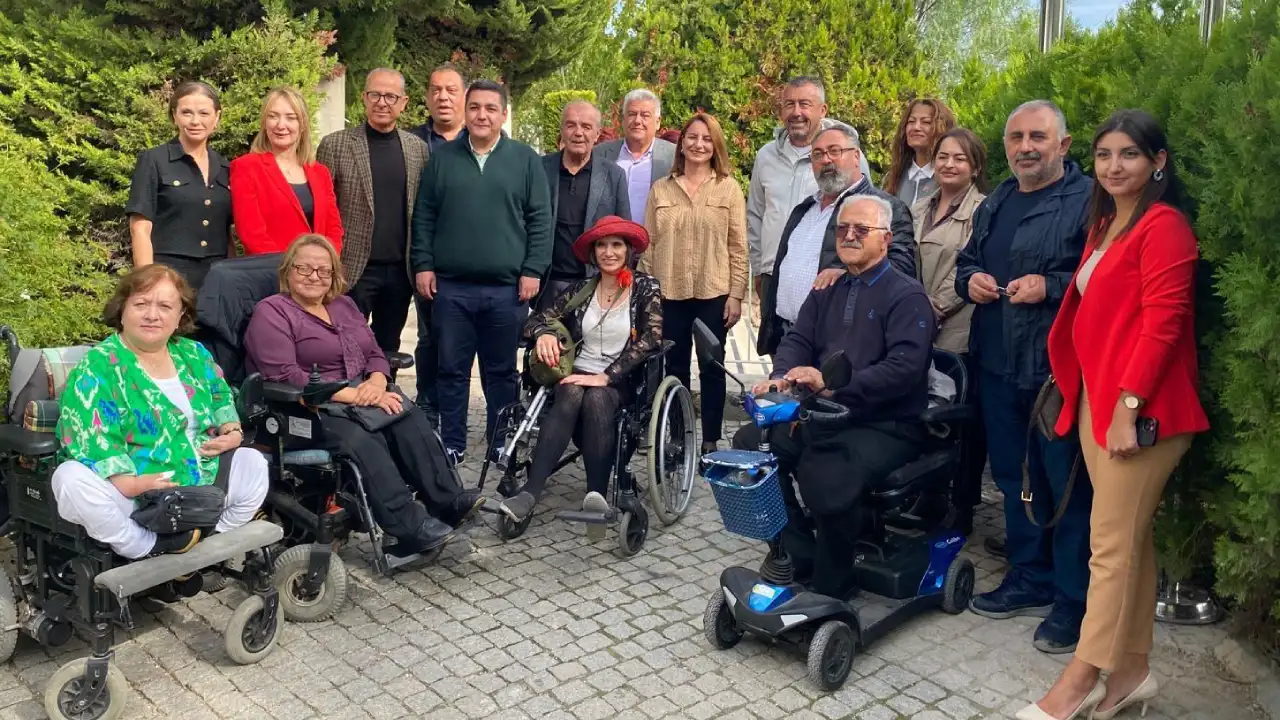 İzmir Büyükşehir Çeşme'de Hayata Geçirdi Kırmızı Bayraklı Tesis Sayısı 96 Oldu (2)