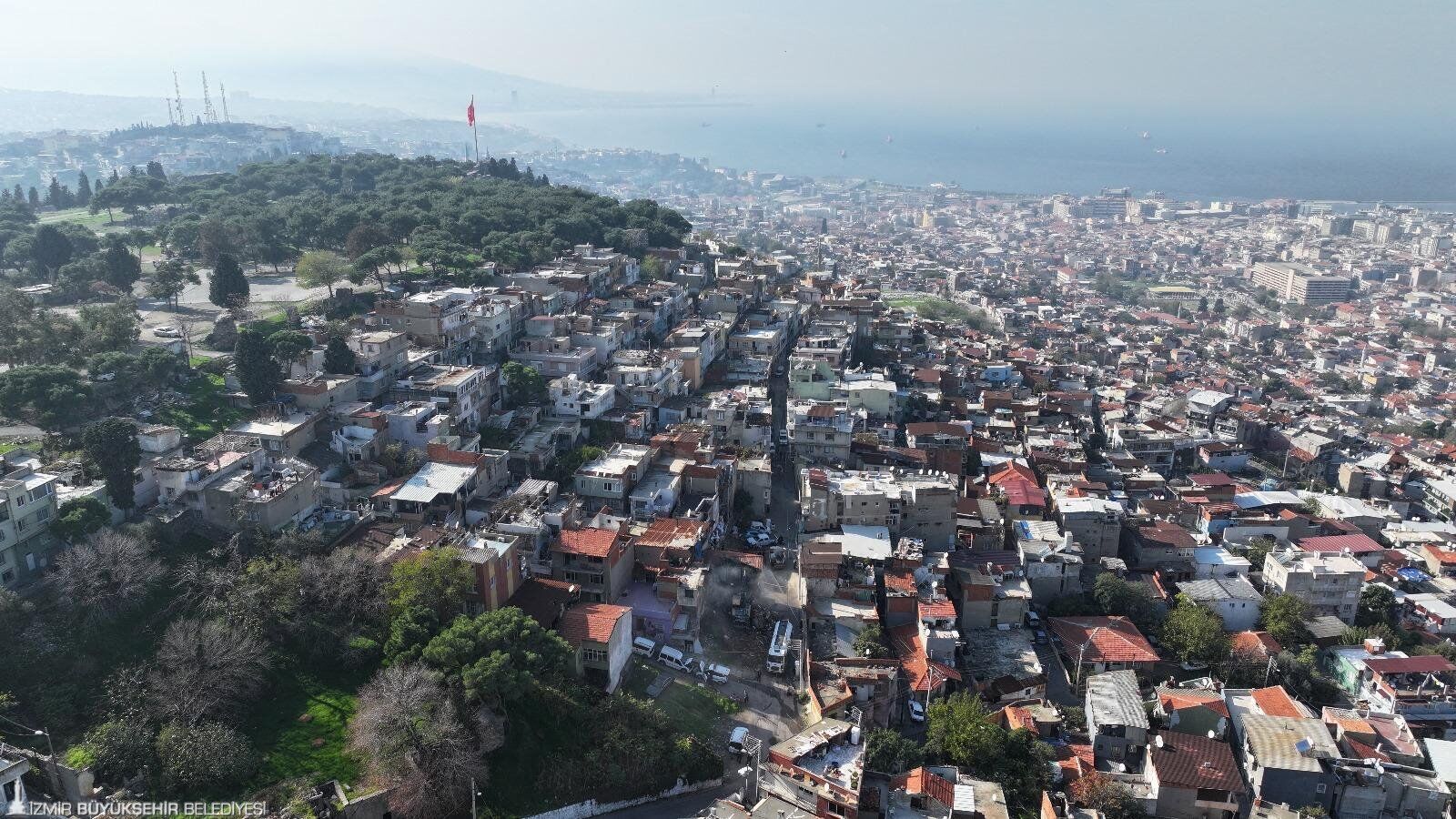 İzmir Büyükşehir'den Tarihi Adım Kadifekale'de Tahliye Ve Yıkım Başladı (4)