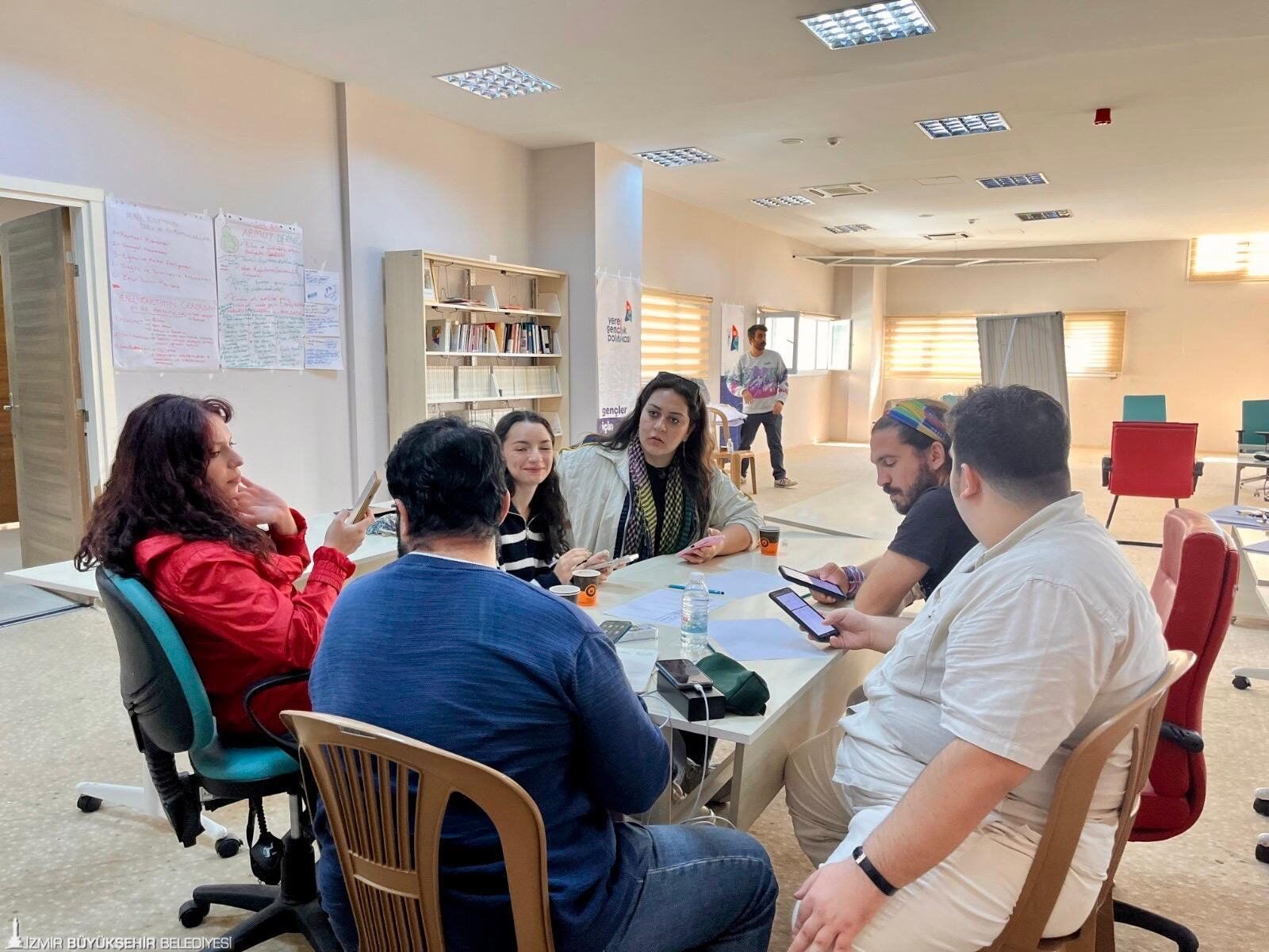 İzmir'de Belediyecilik Eğitimi Alan Gençler Kendi Belediyelerini Denetleyecek (1)