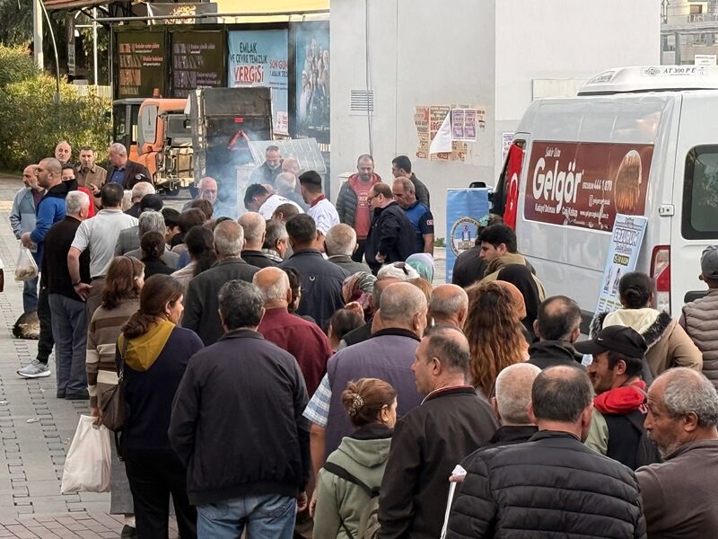 İzmir’de Erzurum Rüzgarı Çiğli'de Ücretsiz Cağ Kebabı Eşliğinde Ünlüler Sahne Alacak (1)