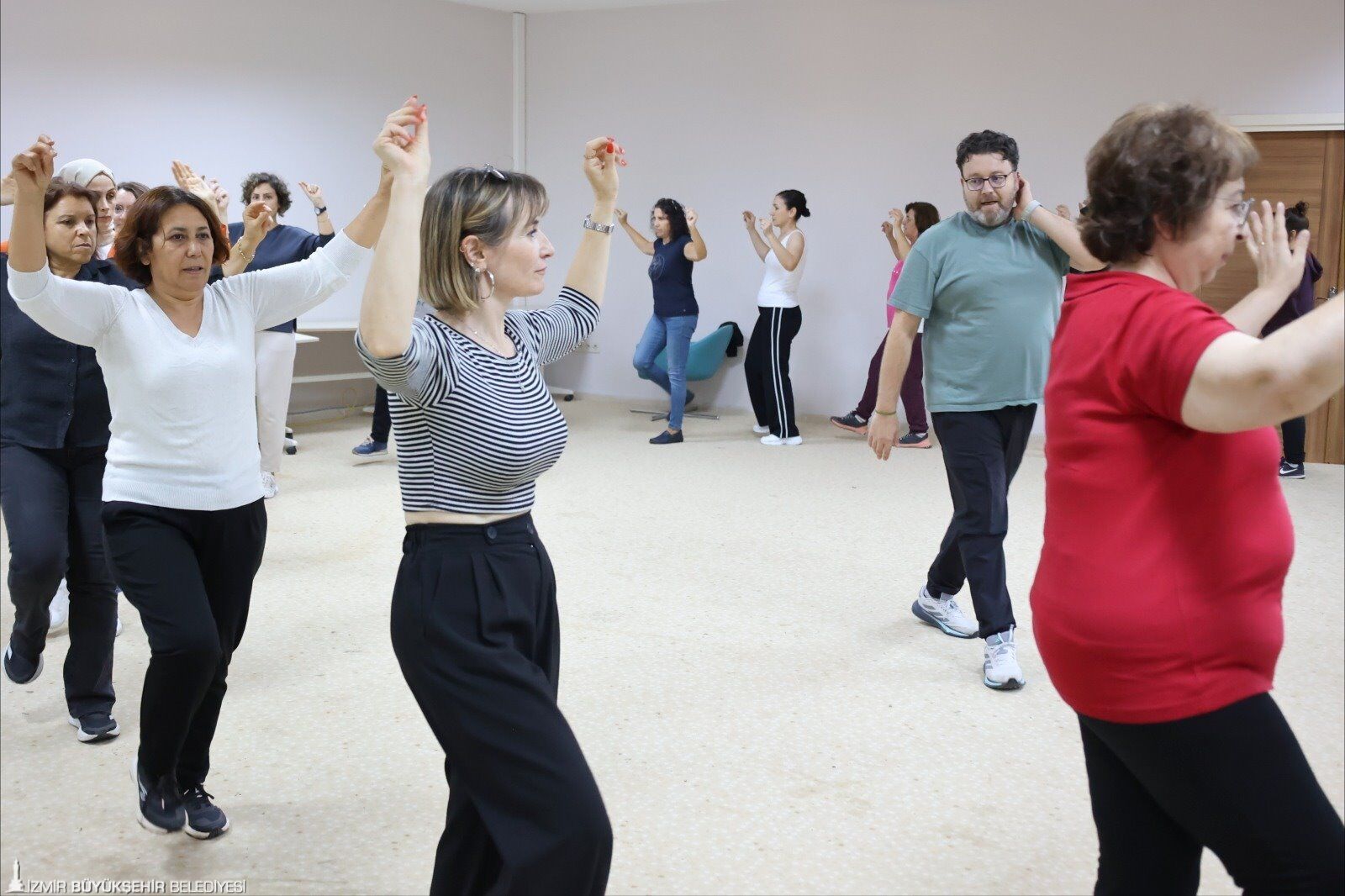 İzmir’de Kadınlar Yalnız Değil Büyükşehir'den 4 Dayanışma Merkezi, 2 Sığınma Evi Ile Her Alanda Destek (3)