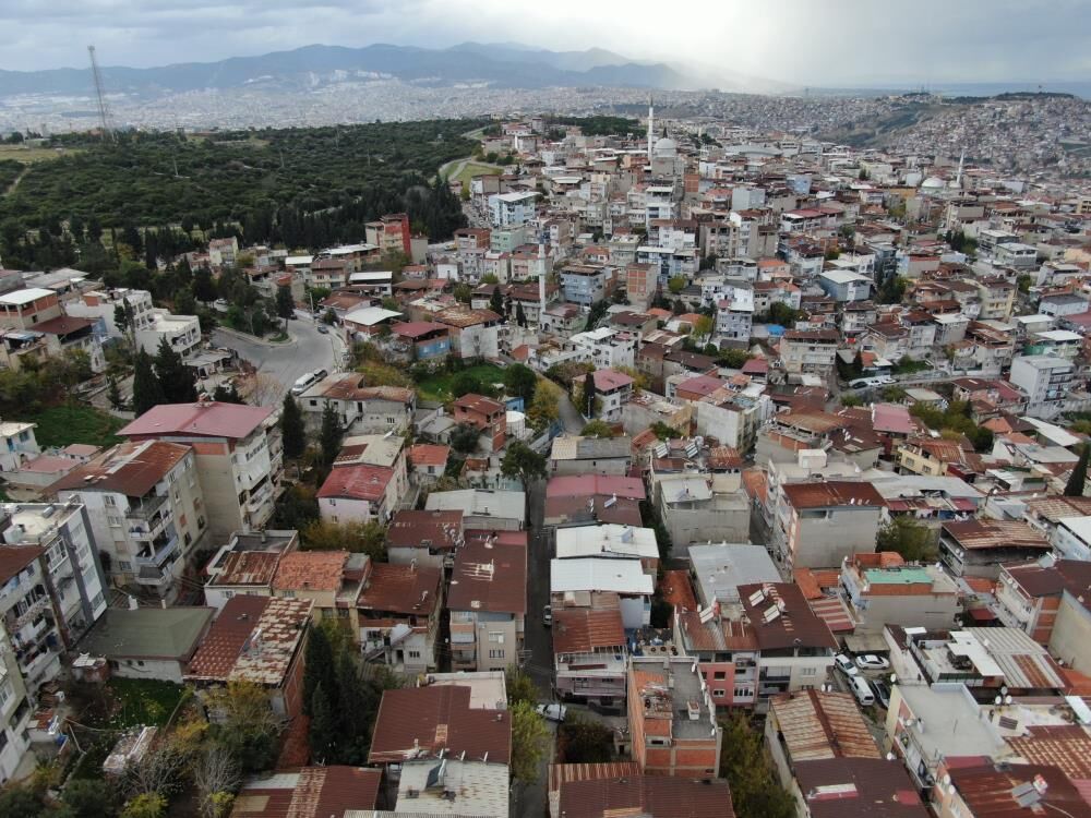 İzmir'in Korku Tüneli Vatandaş Nöbetleşe Uyuyor, Mahalle Diken Üstünde (3)