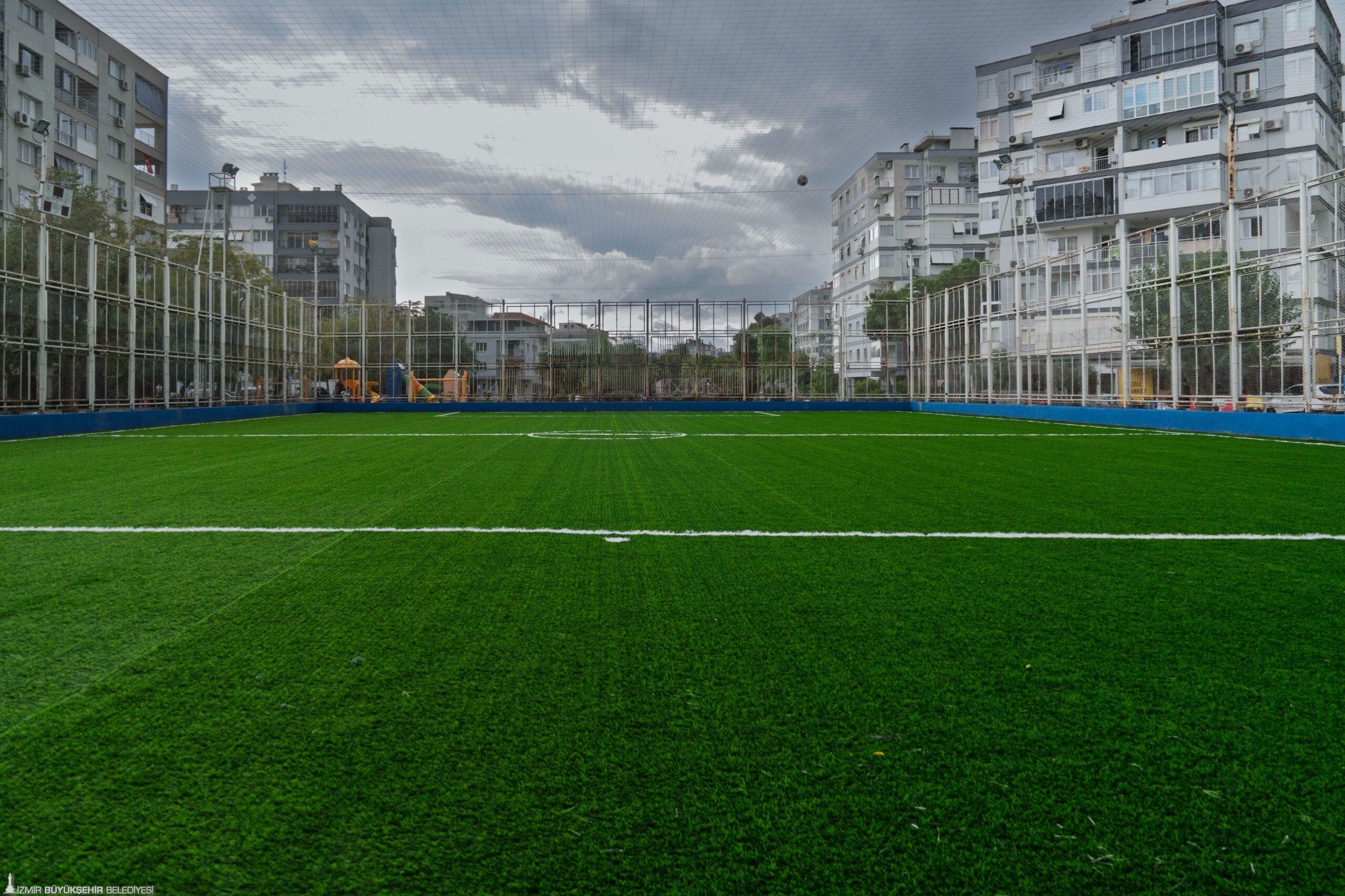 İzmirli Gençlere Müjde 5 Yeni Halı Saha Geliyor! (2)