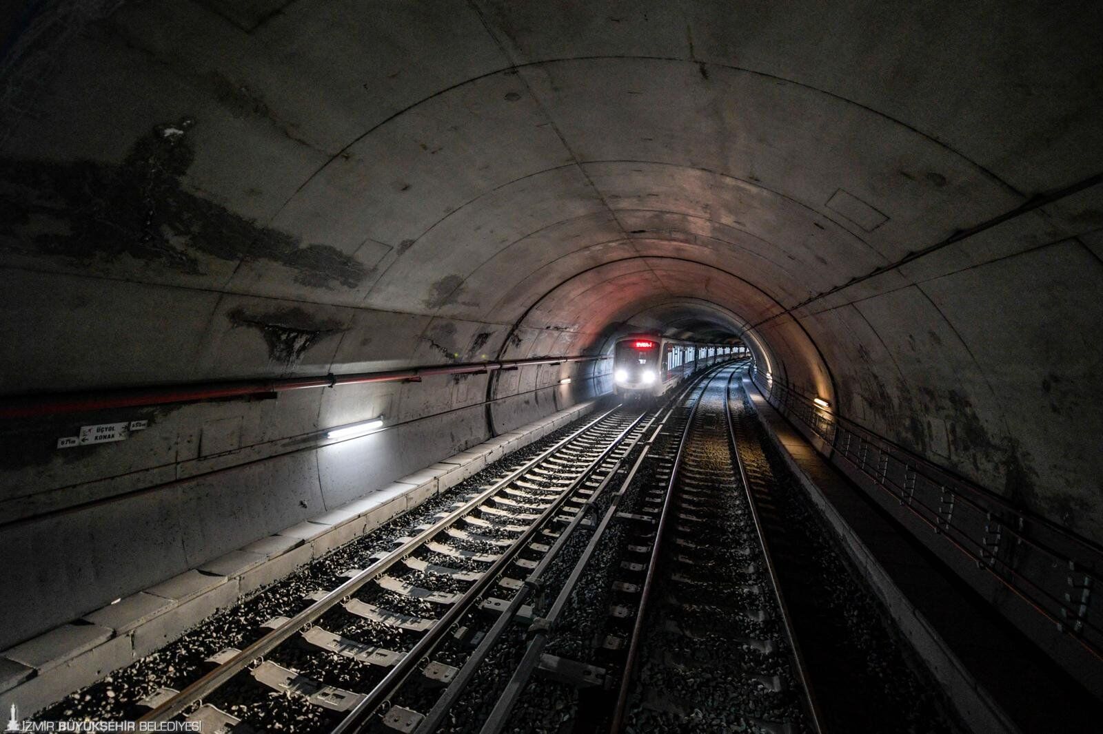 İzmirliler Dikkat! İzmir Metro'da Gece Bakım Çalışmaları Başladı (5)