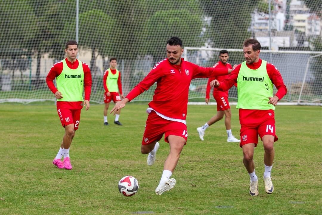 Karşıyaka’da Ömer Faruk Sezgin Sevinci Genç Golcü Takımla Çalışmaya Başladı