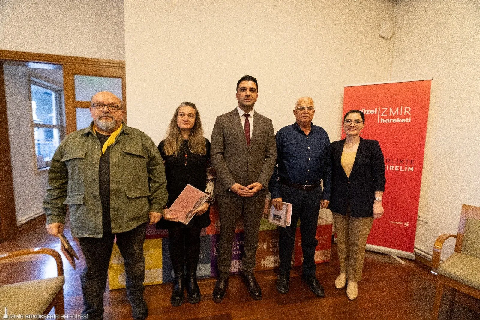 Şato Söyleşileri Başladı İzmir’in Dünü Bugünü Yarını Konuşuldu (2)