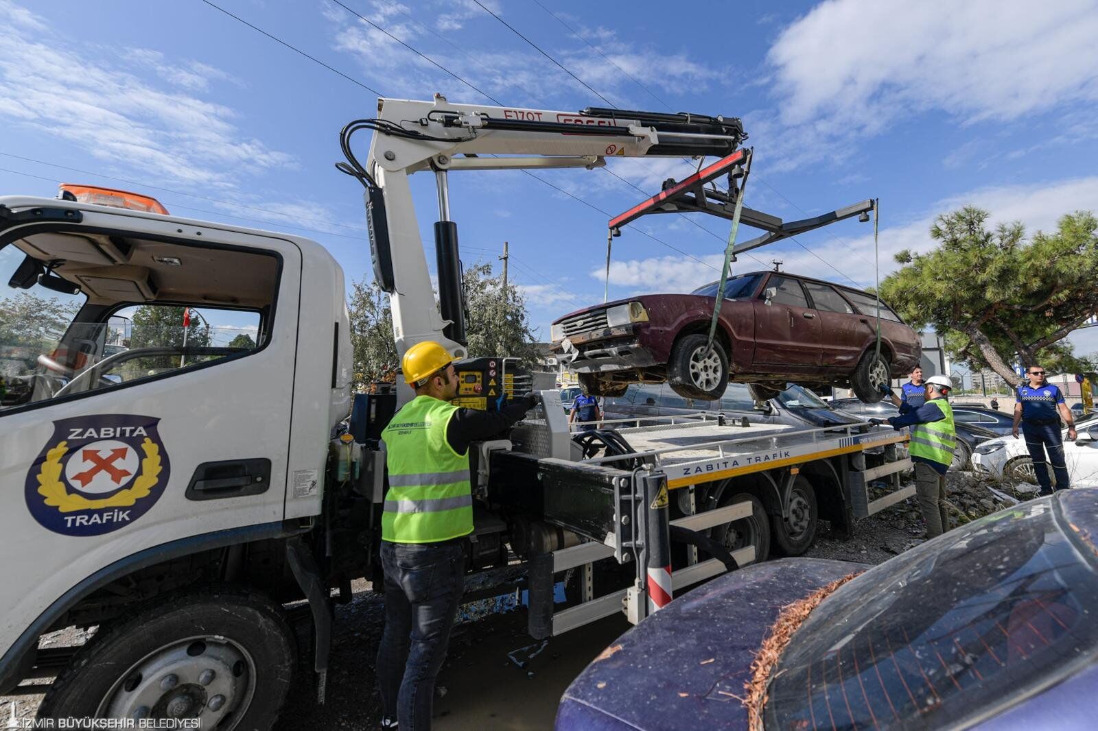 Turkiyede Ilk Kez Izmirde Uygulaniyor Sokaklardan Tek Tek Toplaniyor Buyuk Donusum Basladi (3)
