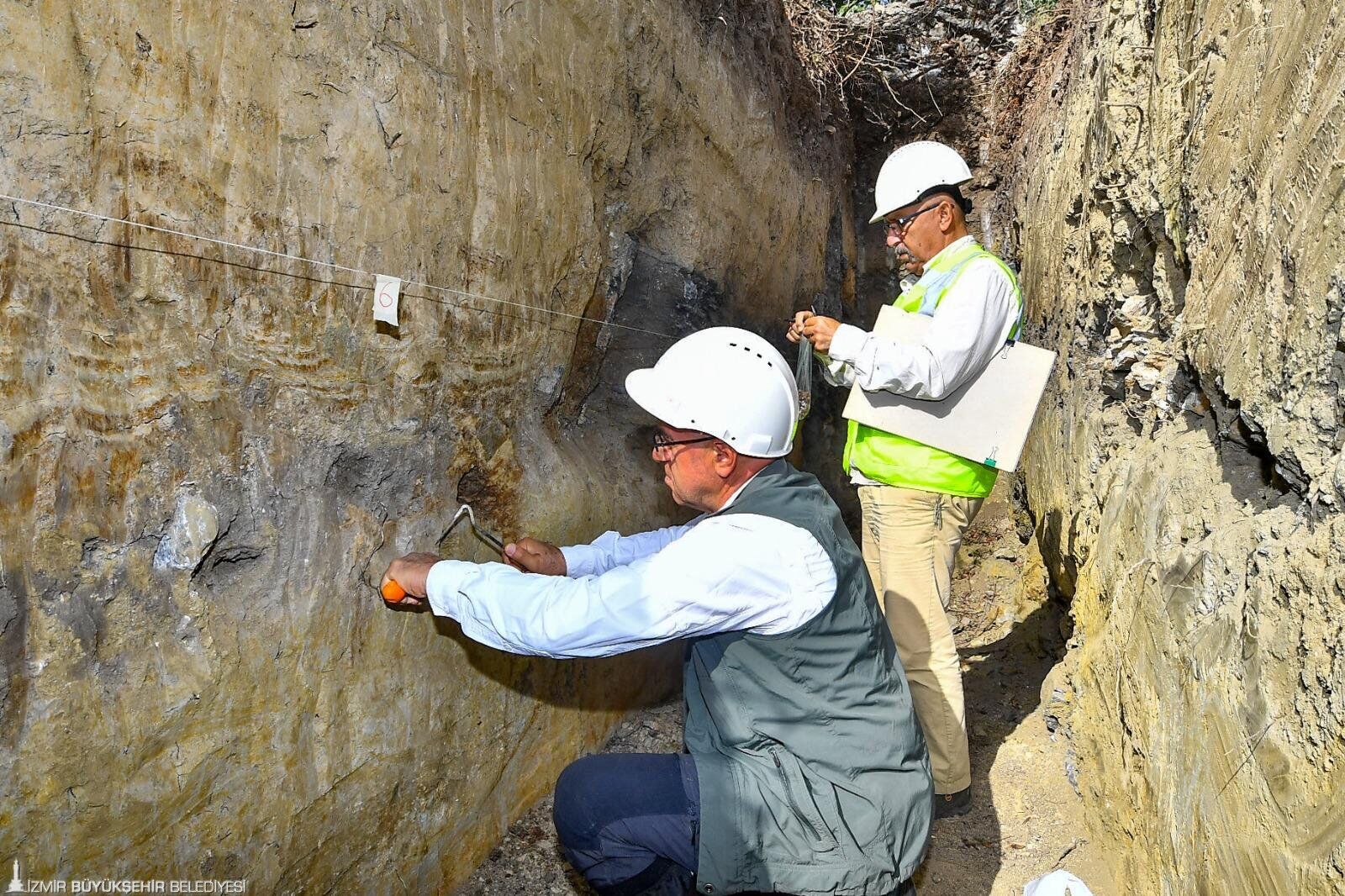 Izmir Deprem (2)