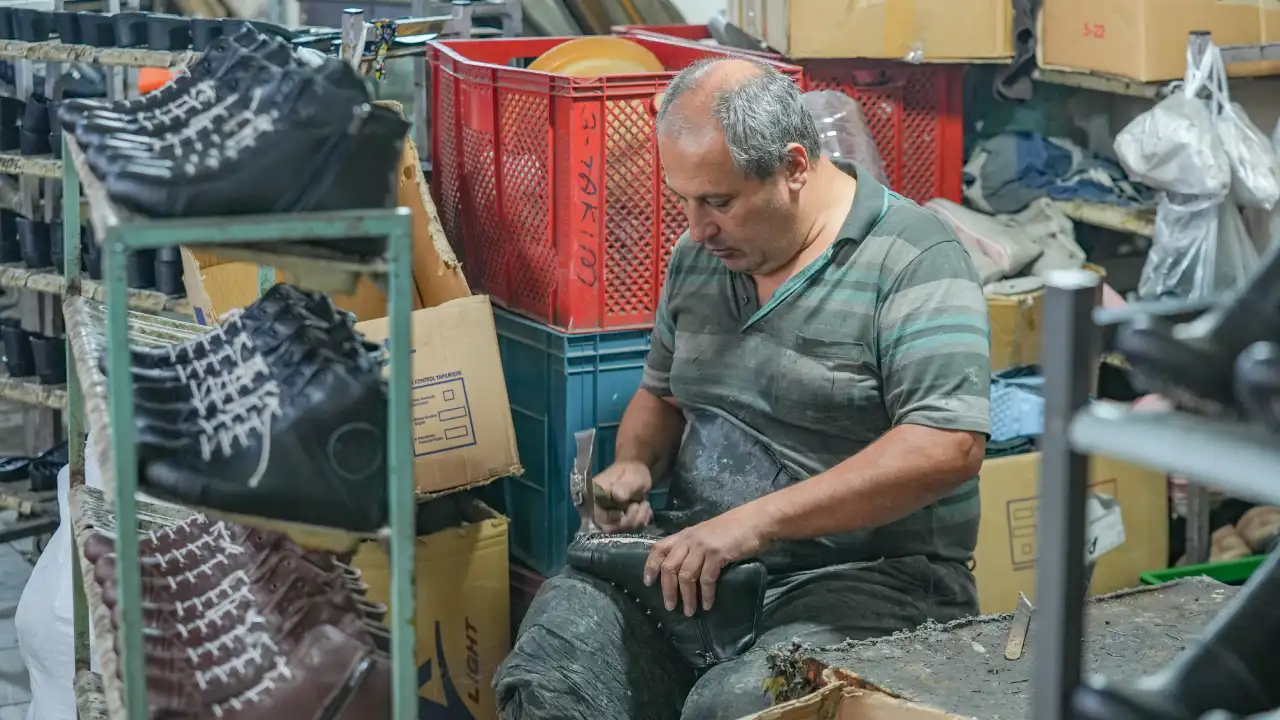 İzmir Ödemiş’ten Dünyaya Açıldı El Işi Ayakkabılarını E Ticaret Sayesinde 10 Ülkeye Satıyor (2)