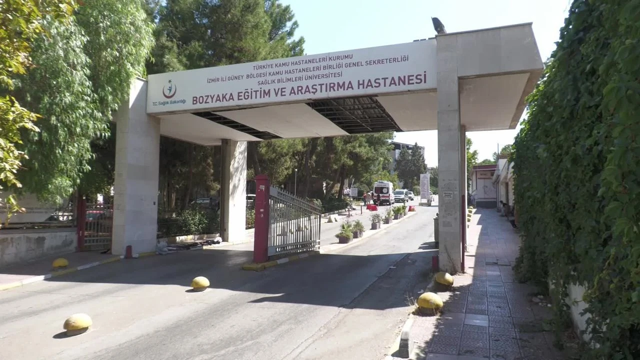 İzmir’de 30 Yıllık Hastane Kapatılıyor Bozyaka’da Tahliye Başladı, Sendikadan Tepki (1)