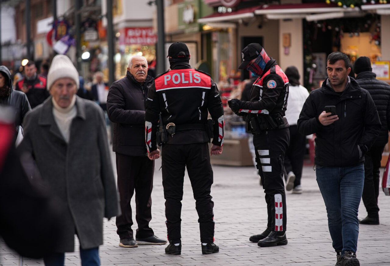 Izmirde Yilbasi Tedbirleri Kapsaminda Dron Destekli Asayis Uygulamasi Baslatildi 663601871Ae2