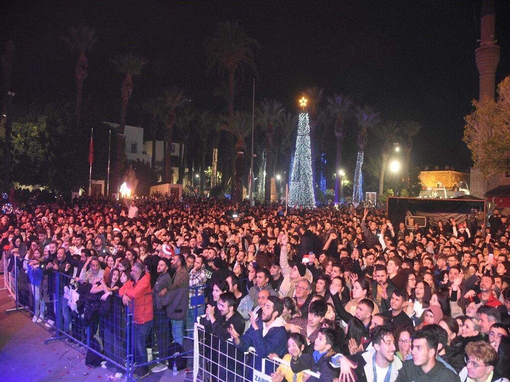 Izmirde Yılbasıaa (1)