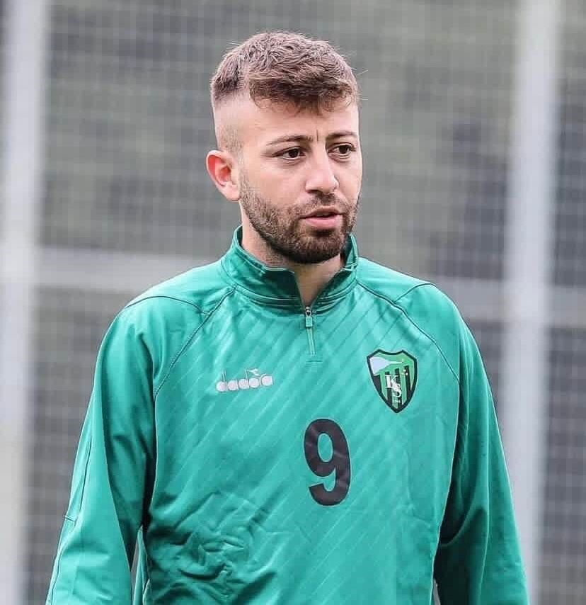 Kocaeli'de Silahlı Saldırıya Uğrayan Futbolcu Hayatını Kaybetti (2)
