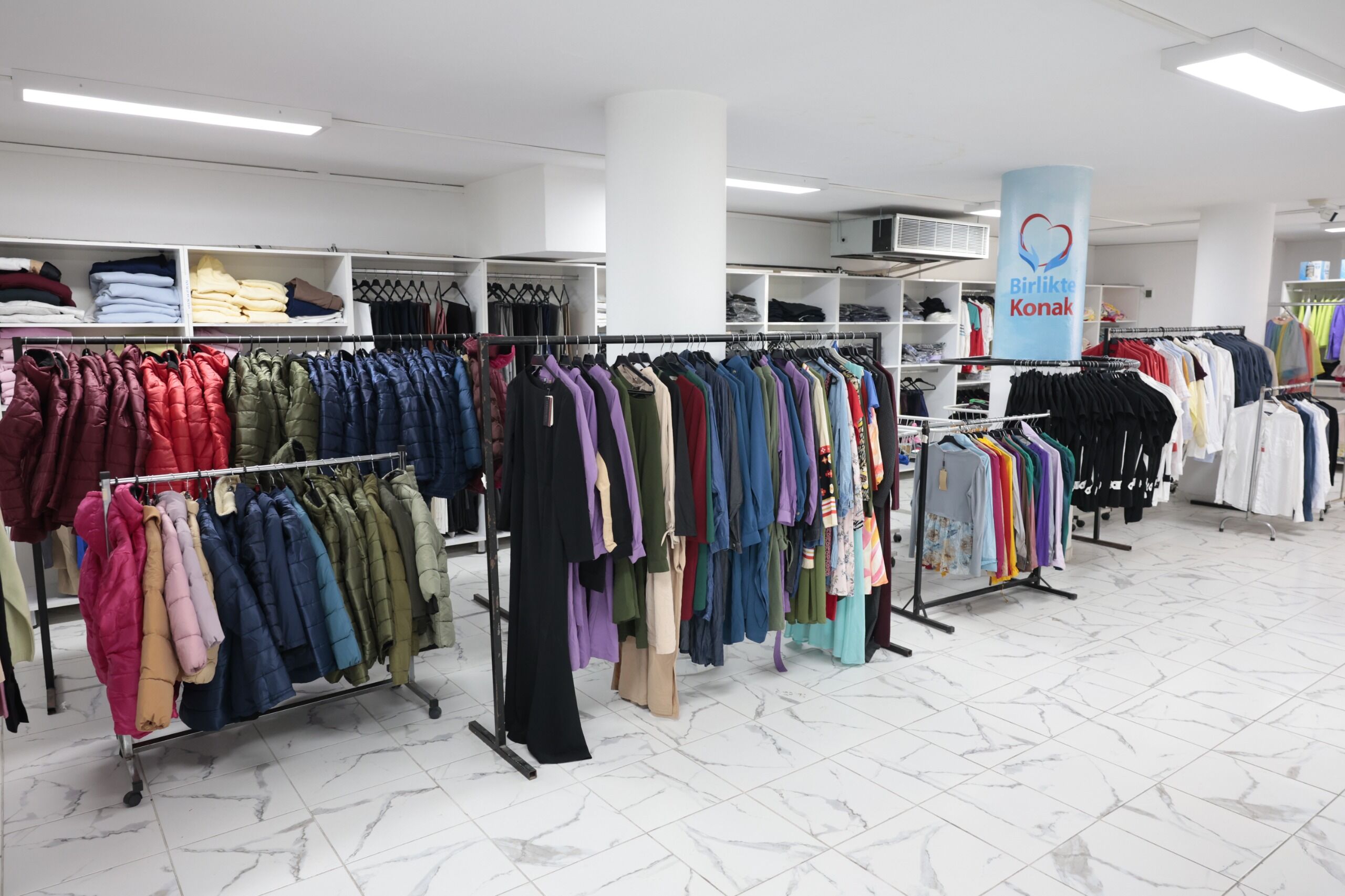 Konak’ta Giysi Market Kış Sezonuna Hazır (8)
