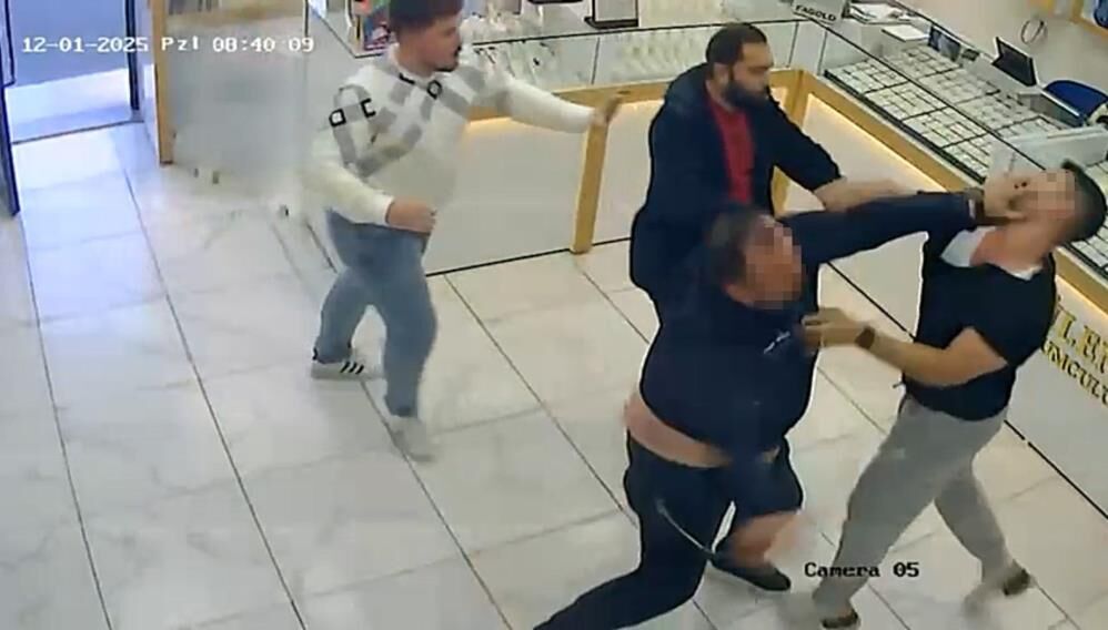 Mendereste Kuyumcu Kavgası (2)