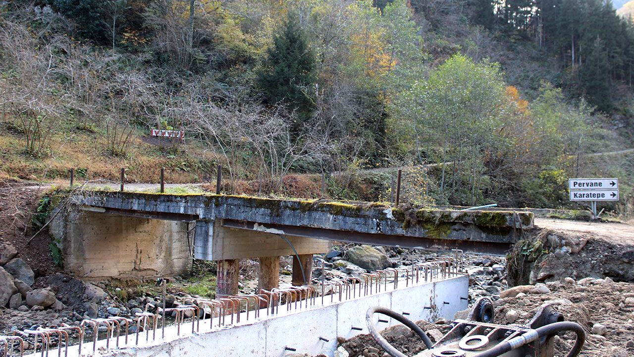 Trabzon'un Araklı Ilçesinde Mahalle Sakinleri Isyan Etti Resmen Unutulmuşuz!3