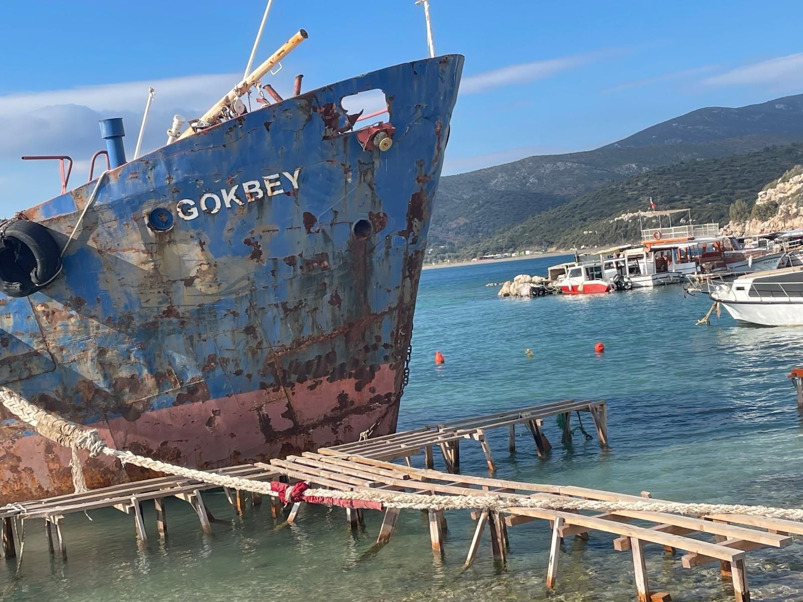 Urla’da Sit Alanında Kaçak Gemi Sökümü Sahipleri Hakkında Işlem Başlatıldı (2)