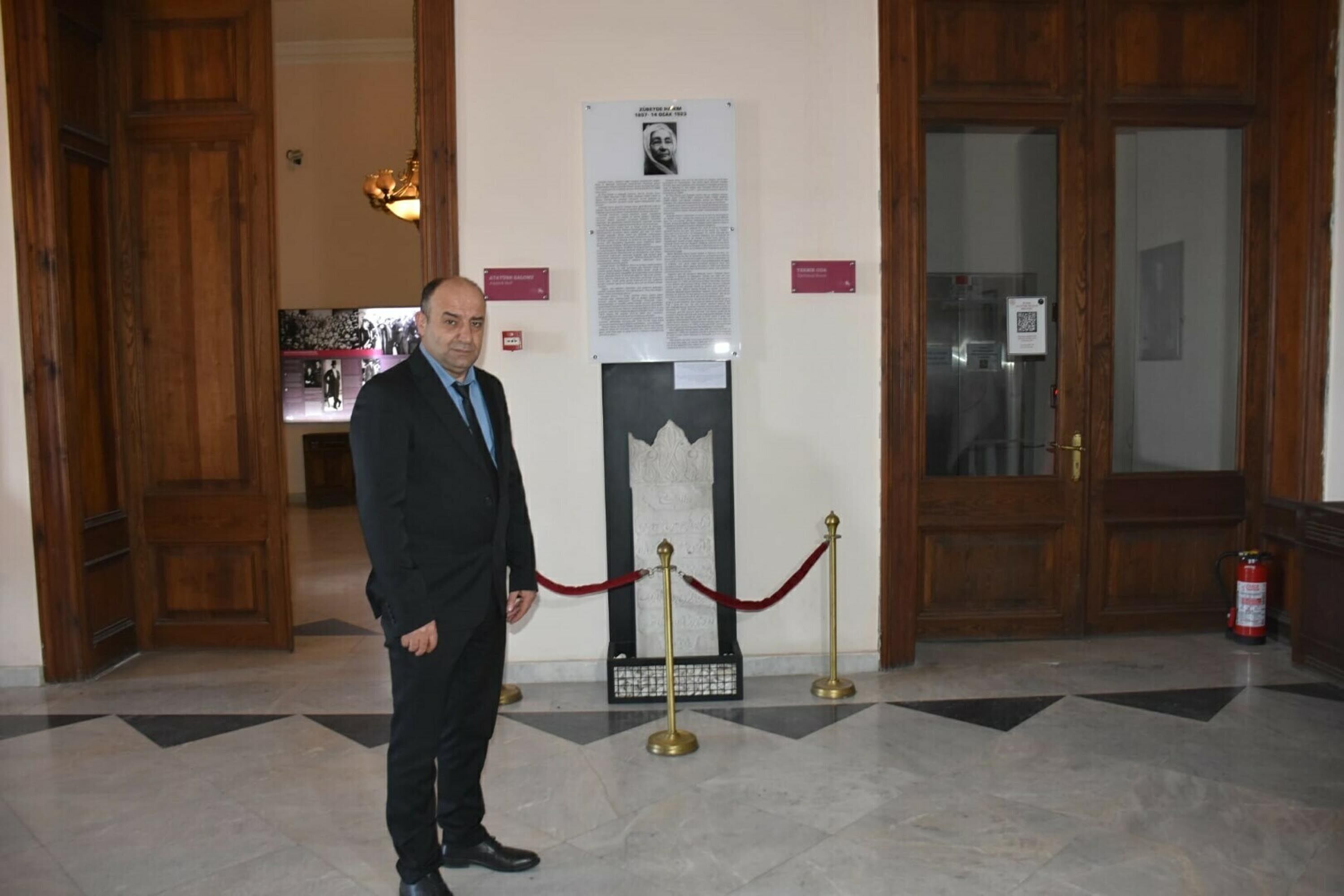 Zubeyde Hanım Mezar Tası (2)