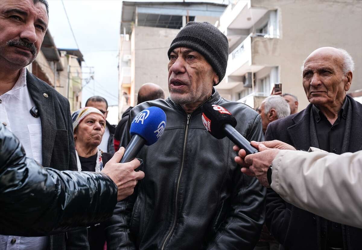 Aa 20260222 40637821 40637810 Izmirde Tunel Insaati Nedeniyle Evleri Zarar Goren Mahalle Sakinlerinden Belediyeye Tepki