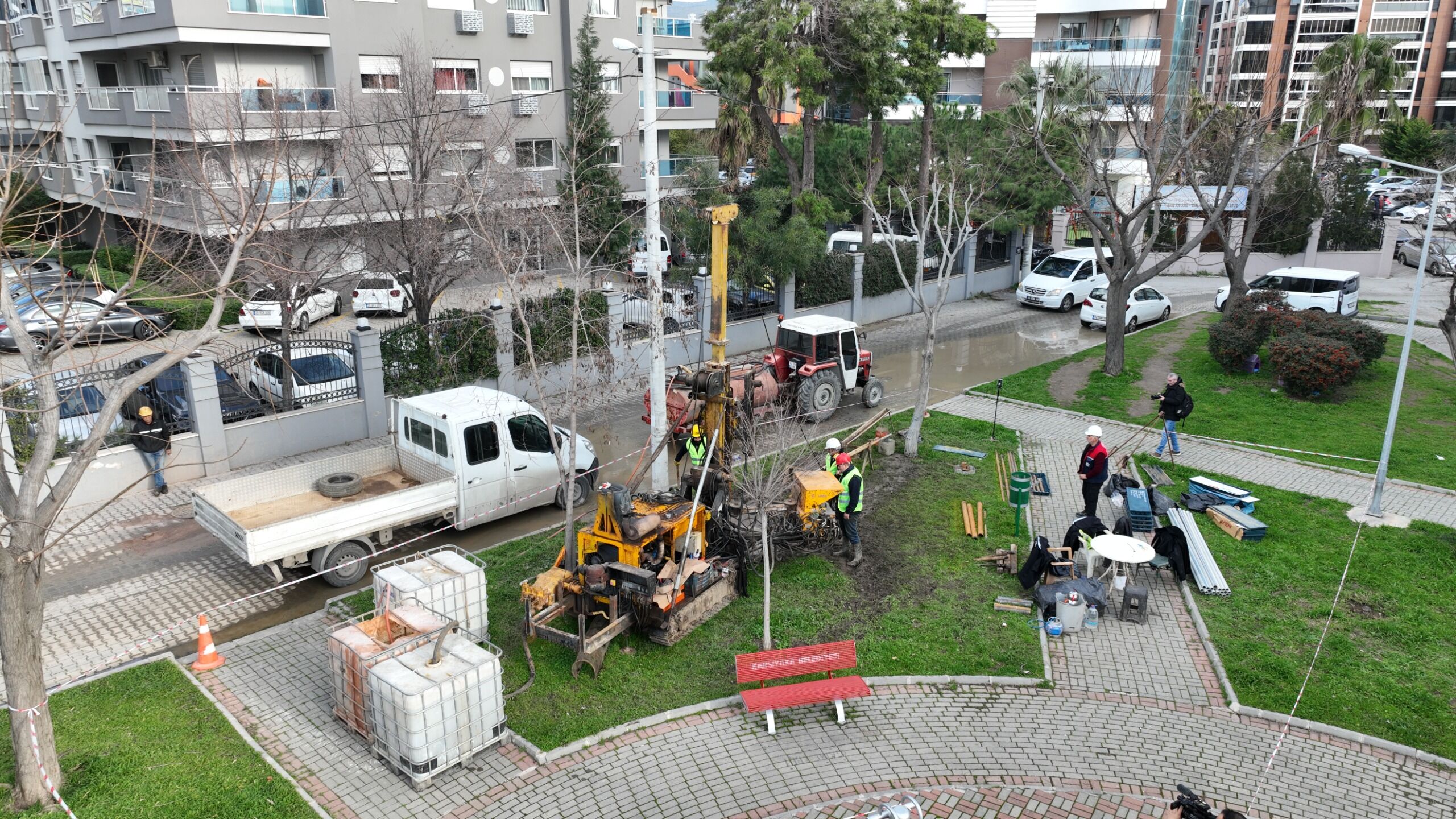 Izmir Buyuksehir Deprem (2)