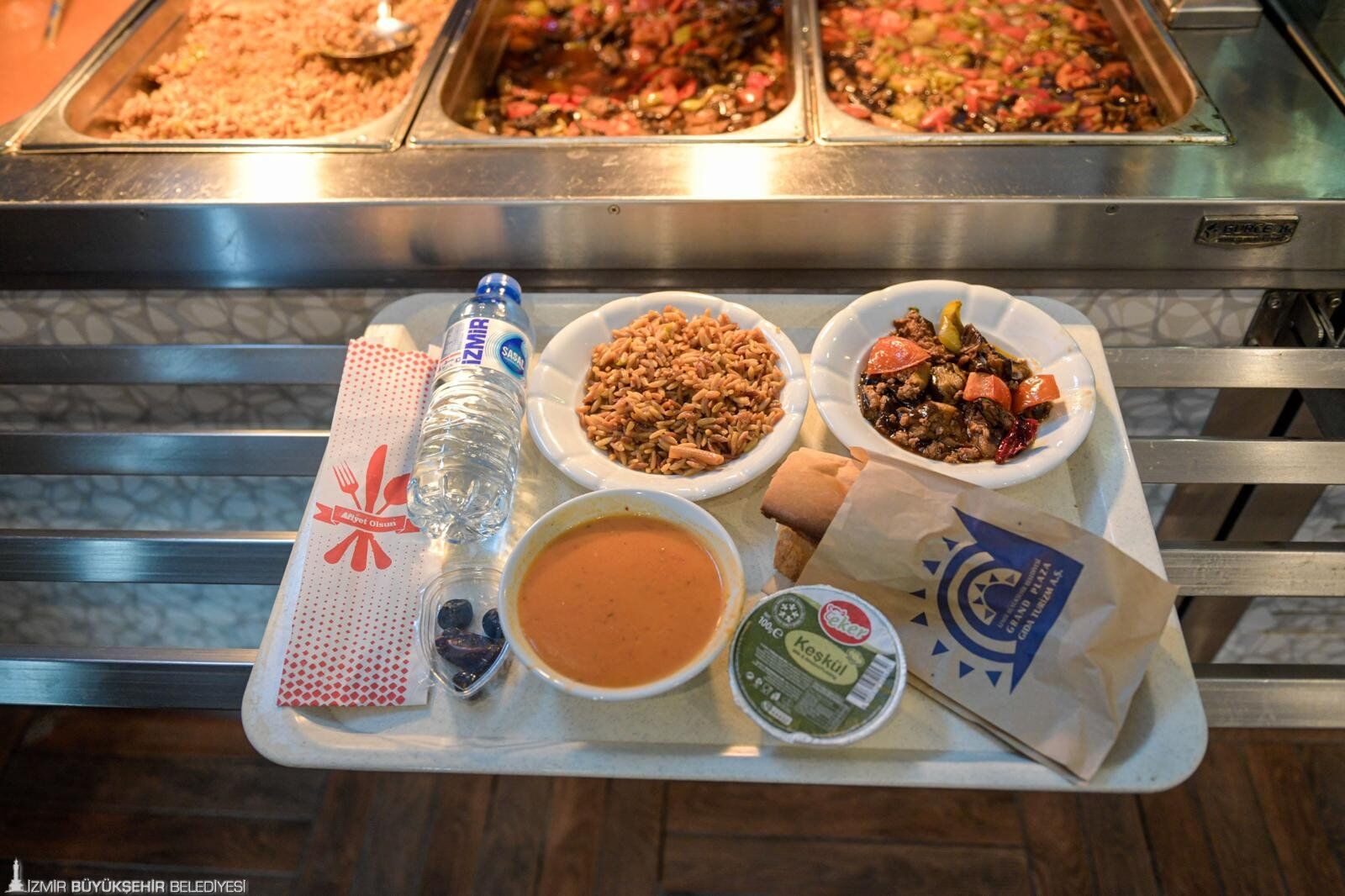 Izmir Buyuksehir Iftar (1)