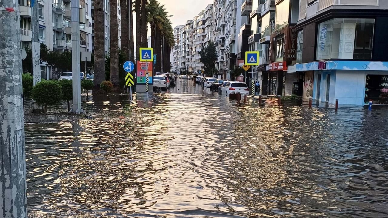 Izmir Deniz Tasmasi Dha 2147004