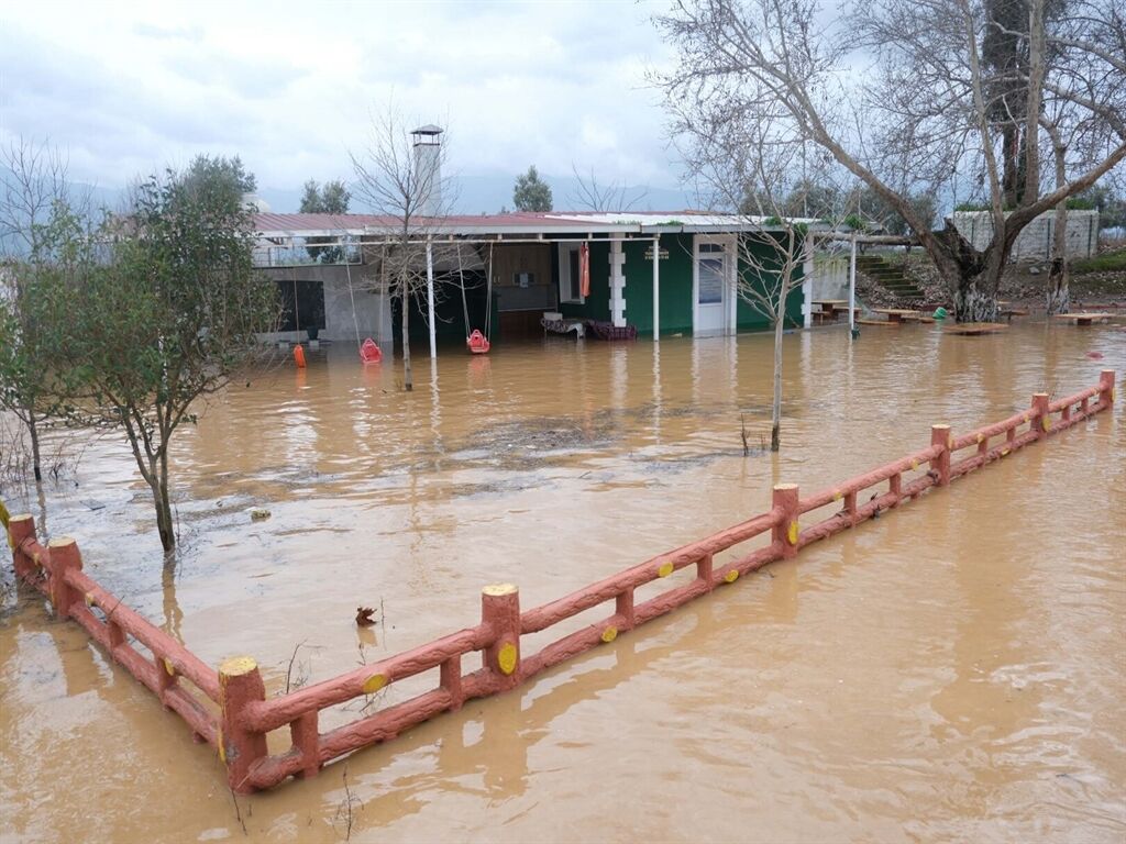Kucukmenderes Taştı (3)