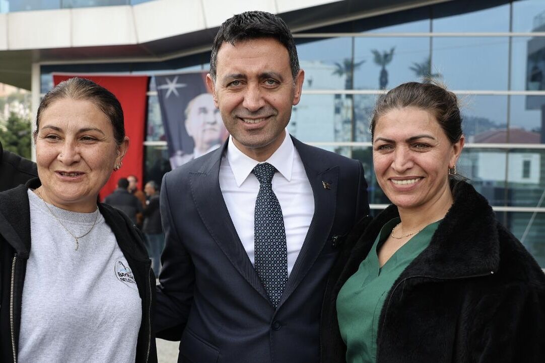 Bayraklıı (2)