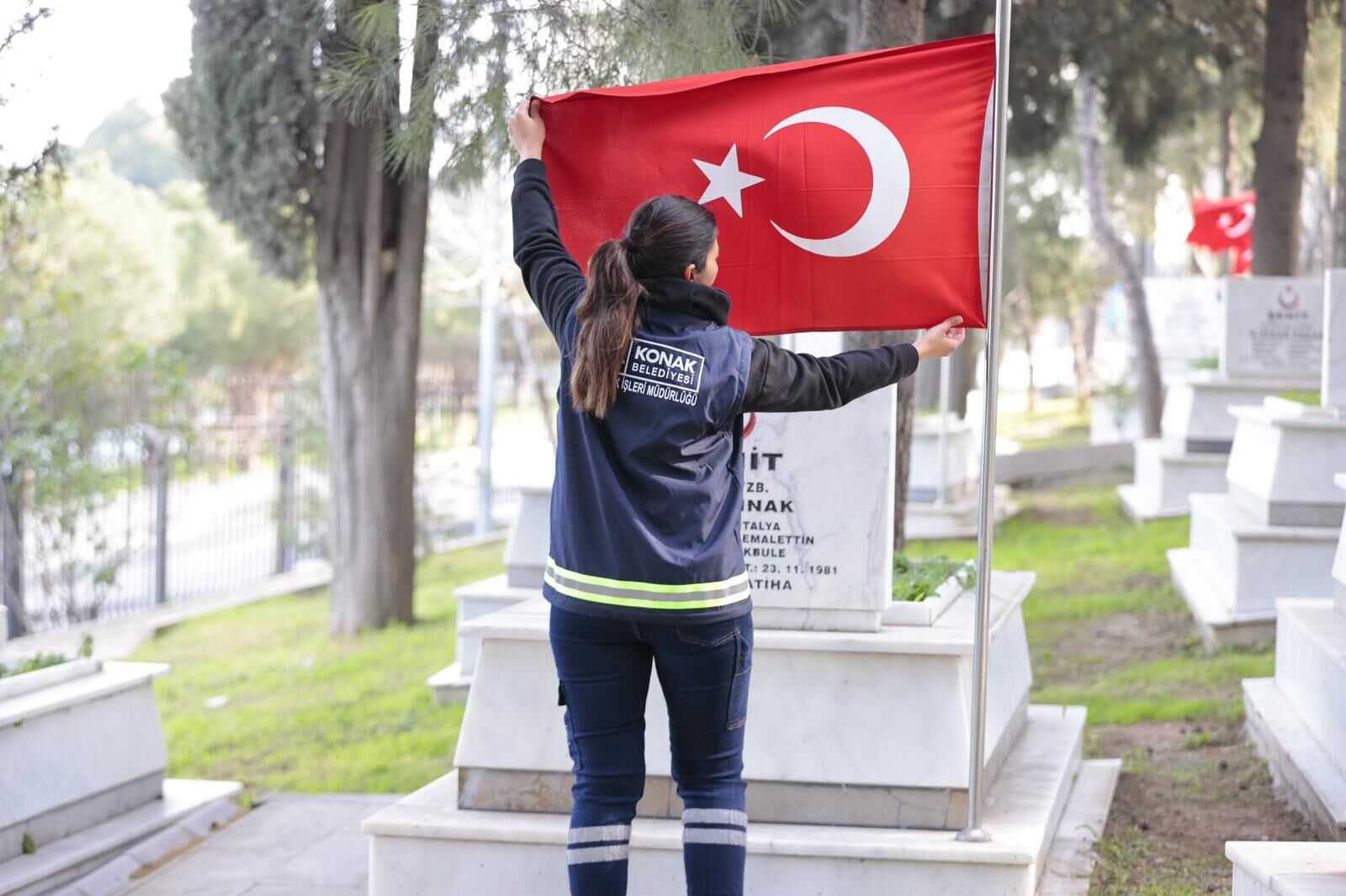 Konak’tan Şehitlere Vefa Bayram Öncesi Temizlik Ve Bakım Seferberliği (7)
