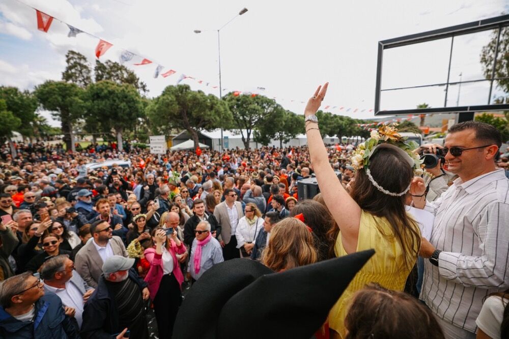 15. Uluslararası Alaçatı Ot Festivali’nin Görkemli Korteji Ve 23 Nisan Gururu Bir Arada Photo 2026 04 23 16 33 23 9