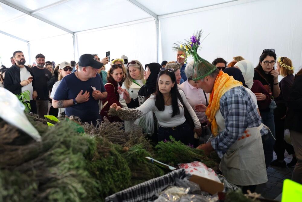 Alaçatı Ot Festivali’nde Yoğun Cumartesi Söyleşiler, Gastronomi Ve Büyük Ilgiphoto 2026 04 25 12 58 48