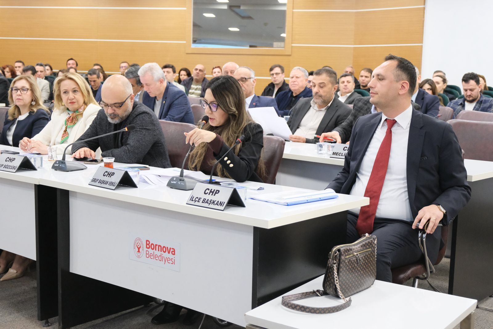 Bornova Meclisinde Kriz (2)