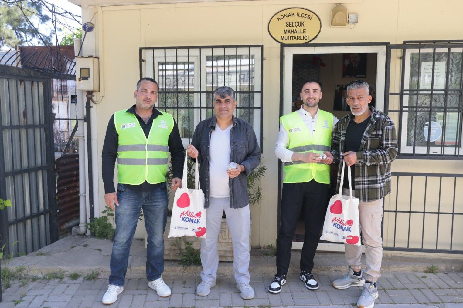 Konak’tan Su Tasarrufu Hamlesi Ücretsiz Perlatör Dağıtımı Başladı (2)