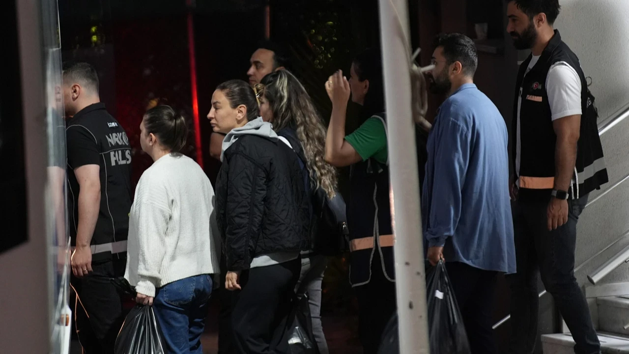 Buca Belediyesi Sorusturmasinda 54 Kisi Adliyede