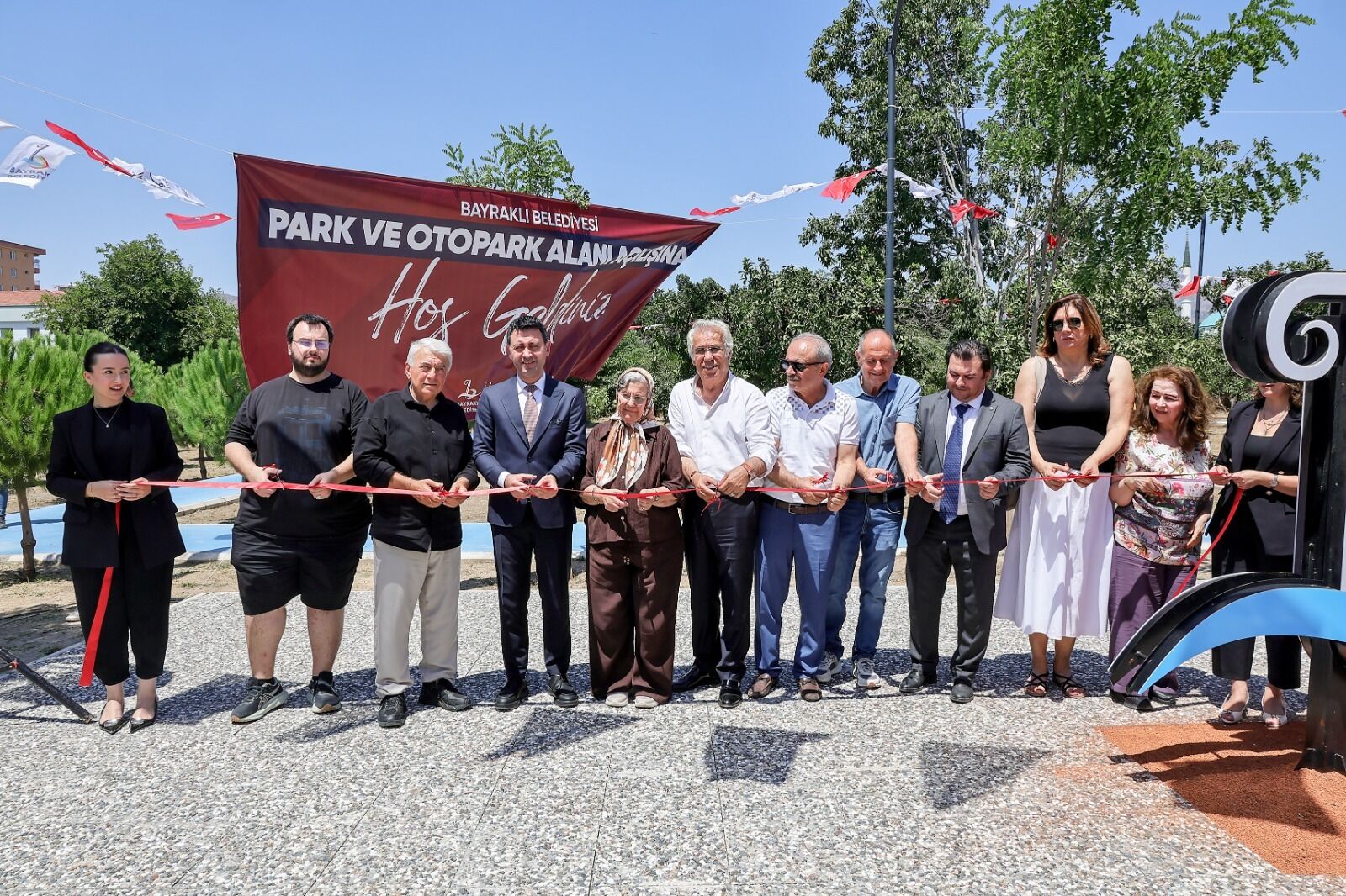 Bayrakli’ya Yeni̇ Park Ve Otopark (3)