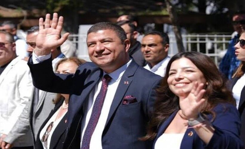 Tirede C H Pden Ayrildi Baskan Okuroglu Ilce Orgutuyle Y E N I Partiye Gecti 395001 News Big